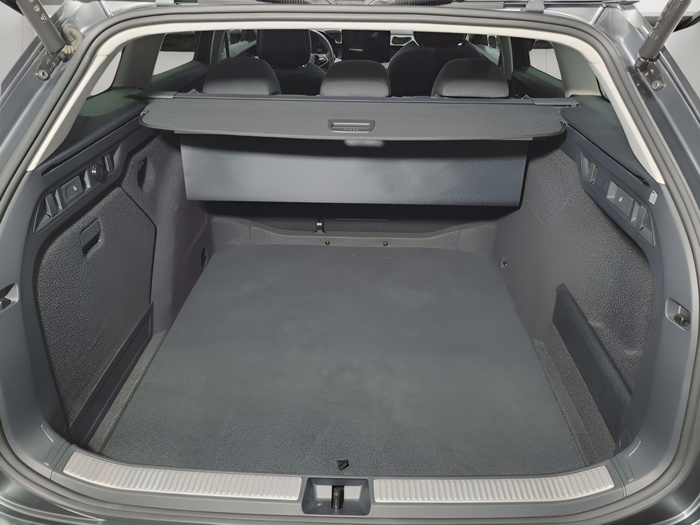 Skoda Superb Combi 2.0 TDI Selection DSG 110 kW (150 CV) Vehículo usado en Sevilla Skoda Superb Combi 2.0 TDI Selection DSG 110 kW (150 CV) Vehículo usado en Sevilla