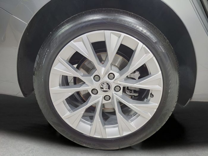 Skoda Superb Combi 2.0 TDI Selection DSG 110 kW (150 CV) Vehículo usado en Sevilla Skoda Superb Combi 2.0 TDI Selection DSG 110 kW (150 CV) Vehículo usado en Sevilla