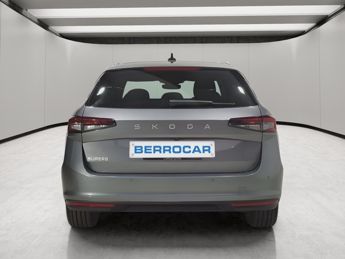 Skoda Superb Combi 2.0 TDI Selection DSG 110 kW (150 CV) Vehículo usado en Sevilla Skoda Superb Combi 2.0 TDI Selection DSG 110 kW (150 CV) Vehículo usado en Sevilla