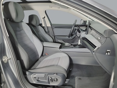 Skoda Superb Combi 2.0 TDI Selection DSG 110 kW (150 CV) 8 Skoda Superb Combi 2.0 TDI Selection DSG 110 kW (150 CV) 8