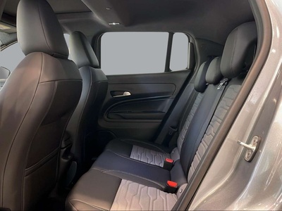 Jeep Avenger 1.2 eHybrid Upland 4xe 100 kW (136 CV) 8 Jeep Avenger 1.2 eHybrid Upland 4xe 100 kW (136 CV) 8