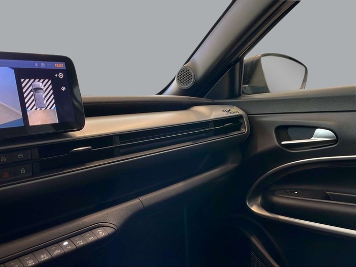 Jeep Avenger 1.2 eHybrid Upland 4xe 100 kW (136 CV) KM0 en Sevilla Jeep Avenger 1.2 eHybrid Upland 4xe 100 kW (136 CV) KM0 en Sevilla