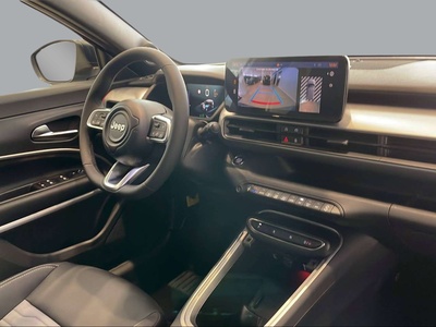 Jeep Avenger 1.2 eHybrid Upland 4xe 100 kW (136 CV) 19 Jeep Avenger 1.2 eHybrid Upland 4xe 100 kW (136 CV) 19