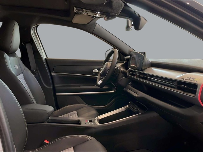 Jeep Avenger 1.2 eHybrid Upland 4xe 100 kW (136 CV) KM0 en Sevilla Jeep Avenger 1.2 eHybrid Upland 4xe 100 kW (136 CV) KM0 en Sevilla