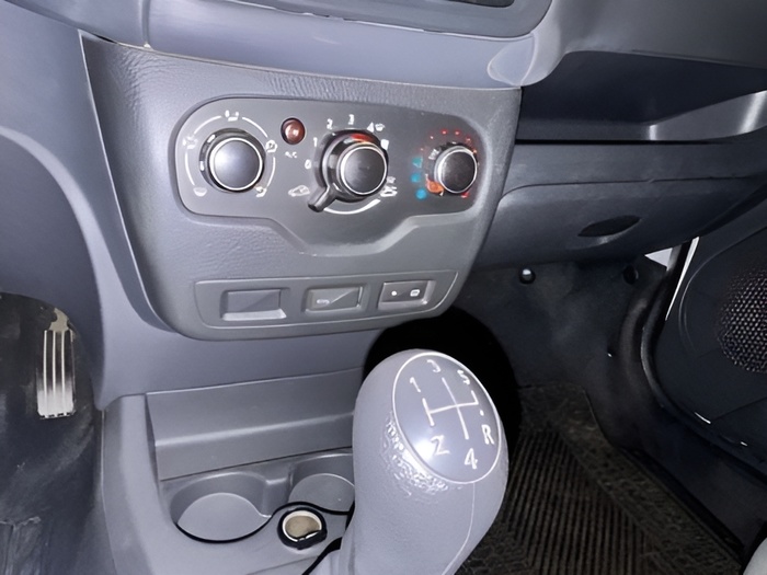 Dacia Lodgy 1.6 Essential 75 kW (102 CV) Vehículo usado en Sevilla Dacia Lodgy 1.6 Essential 75 kW (102 CV) Vehículo usado en Sevilla