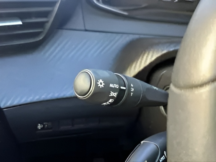 Peugeot 208 PureTech 100 Active 75 kW (100 CV) Vehículo usado en Sevilla Peugeot 208 PureTech 100 Active 75 kW (100 CV) Vehículo usado en Sevilla