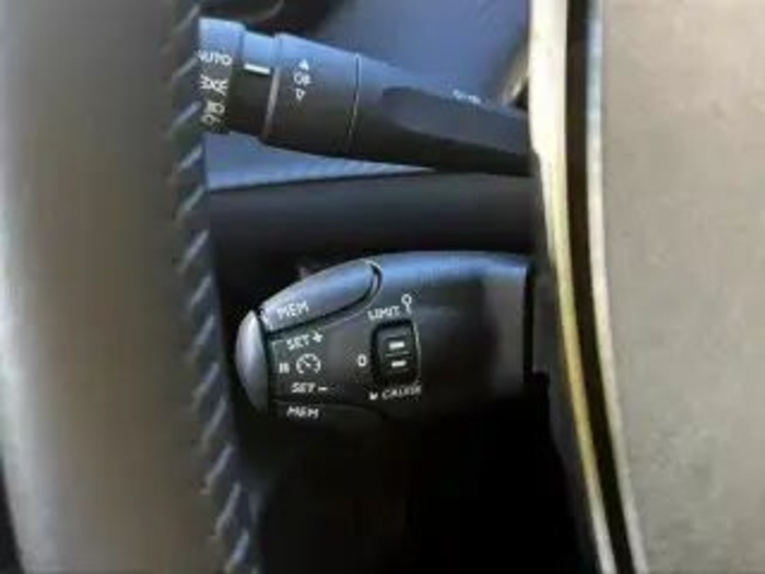 Peugeot 208 PureTech 100 Active 75 kW (100 CV) Vehículo usado en Sevilla Peugeot 208 PureTech 100 Active 75 kW (100 CV) Vehículo usado en Sevilla