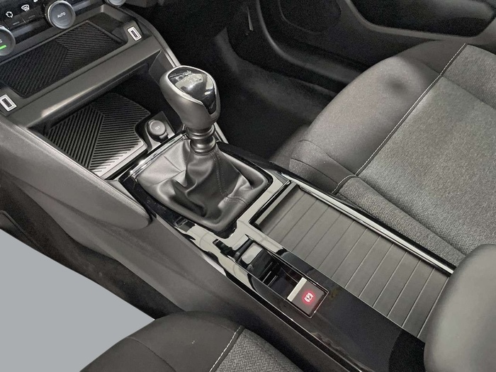 Citroen C4 X PureTech 100 S&S 6v You 75 kW (102 CV) Vehículo usado en Sevilla Citroen C4 X PureTech 100 S&S 6v You 75 kW (102 CV) Vehículo usado en Sevilla