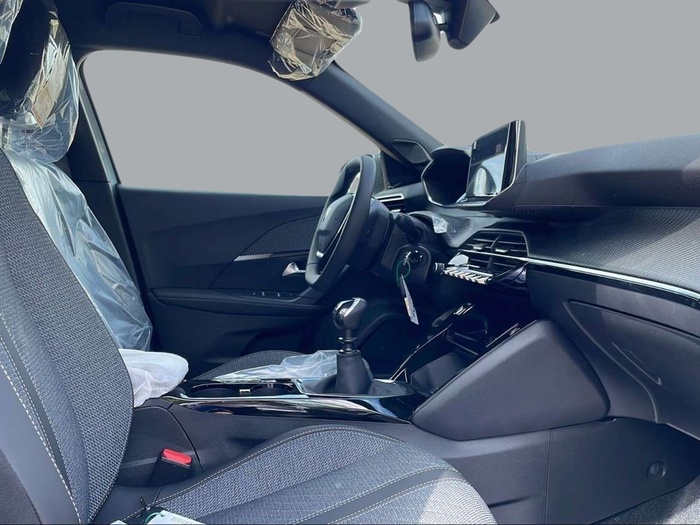 Peugeot 2008 PureTech 100 S&S Allure 75 kW (100 CV) Vehículo usado en Sevilla Peugeot 2008 PureTech 100 S&S Allure 75 kW (100 CV) Vehículo usado en Sevilla