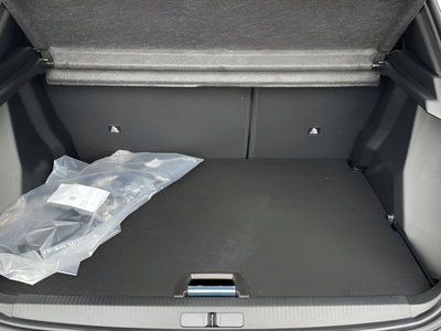 Peugeot 2008 PureTech 100 S&S Allure 75 kW (100 CV) 13 Peugeot 2008 PureTech 100 S&S Allure 75 kW (100 CV) 13