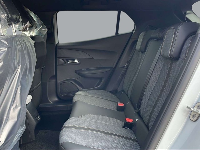 Peugeot 2008 PureTech 100 S&S Allure 75 kW (100 CV) Vehículo usado en Sevilla Peugeot 2008 PureTech 100 S&S Allure 75 kW (100 CV) Vehículo usado en Sevilla