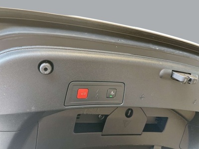 Peugeot 508 BlueHDi 130 S&S GT EAT8 96 kW (130 CV) 15 Peugeot 508 BlueHDi 130 S&S GT EAT8 96 kW (130 CV) 15