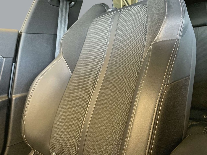 Peugeot 508 BlueHDi 130 S&S GT EAT8 96 kW (130 CV) Vehículo usado en Sevilla Peugeot 508 BlueHDi 130 S&S GT EAT8 96 kW (130 CV) Vehículo usado en Sevilla