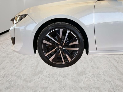 Peugeot 508 BlueHDi 130 S&S GT EAT8 96 kW (130 CV) 12 Peugeot 508 BlueHDi 130 S&S GT EAT8 96 kW (130 CV) 12