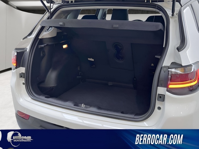 Jeep Compass 1.5 MHEV eHybrid Altitude DCT 96 kW (130 CV) Vehículo usado en Sevilla Jeep Compass 1.5 MHEV eHybrid Altitude DCT 96 kW (130 CV) Vehículo usado en Sevilla