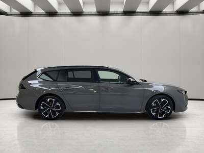 Peugeot 508 SW Hybrid 225 GT Pack e-EAT8 165 kW (225 CV) 4 Peugeot 508 SW Hybrid 225 GT Pack e-EAT8 165 kW (225 CV) 4