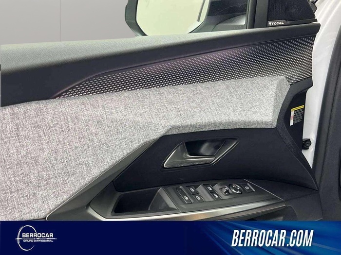 Peugeot e-3008 Eléctrico GT 157 kW (214 CV) Vehículo usado en Sevilla Peugeot e-3008 Eléctrico GT 157 kW (214 CV) Vehículo usado en Sevilla