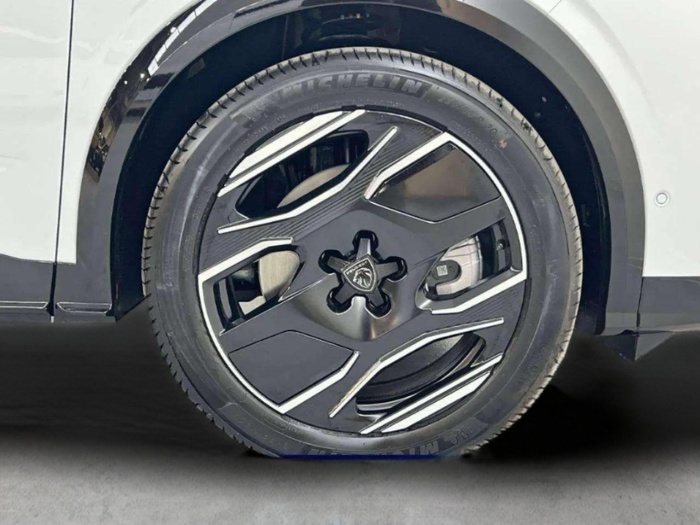 Peugeot e-3008 Eléctrico GT 157 kW (214 CV) Vehículo usado en Sevilla Peugeot e-3008 Eléctrico GT 157 kW (214 CV) Vehículo usado en Sevilla