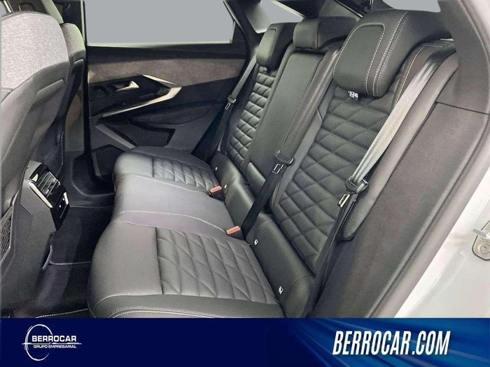 Peugeot e-3008 Eléctrico GT 157 kW (214 CV) Vehículo usado en Sevilla Peugeot e-3008 Eléctrico GT 157 kW (214 CV) Vehículo usado en Sevilla