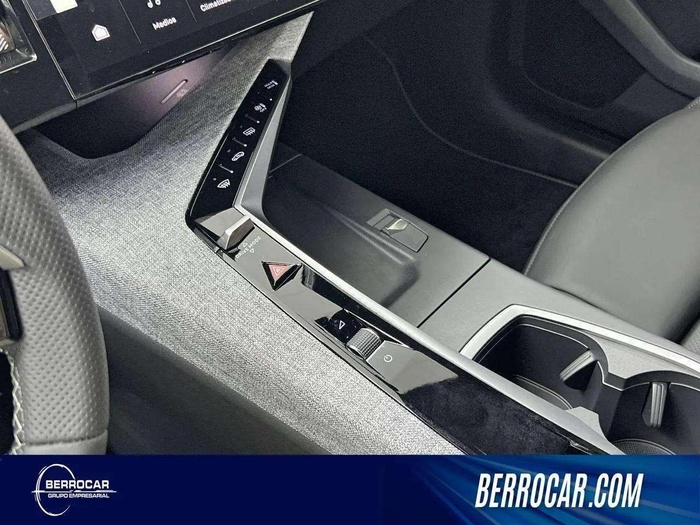 Peugeot e-3008 Eléctrico GT 157 kW (214 CV) Vehículo usado en Sevilla Peugeot e-3008 Eléctrico GT 157 kW (214 CV) Vehículo usado en Sevilla