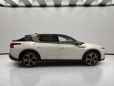 Citroen C5 X Hybrid 225 Shine Pack e-EAT8 165 kW (225 CV) 4 Citroen C5 X Hybrid 225 Shine Pack e-EAT8 165 kW (225 CV) 4