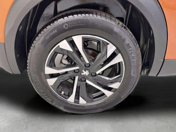 Peugeot 2008 PureTech 130 S&S GT 96 kW (130 CV) Vehículo usado en Sevilla Peugeot 2008 PureTech 130 S&S GT 96 kW (130 CV) Vehículo usado en Sevilla