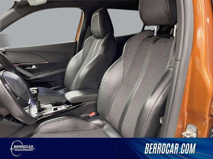 Peugeot 2008 PureTech 130 S&S GT 96 kW (130 CV) Vehículo usado en Sevilla Peugeot 2008 PureTech 130 S&S GT 96 kW (130 CV) Vehículo usado en Sevilla