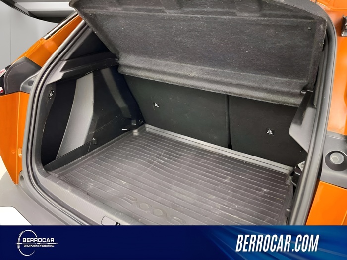 Peugeot 2008 PureTech 130 S&S GT 96 kW (130 CV) Vehículo usado en Sevilla Peugeot 2008 PureTech 130 S&S GT 96 kW (130 CV) Vehículo usado en Sevilla