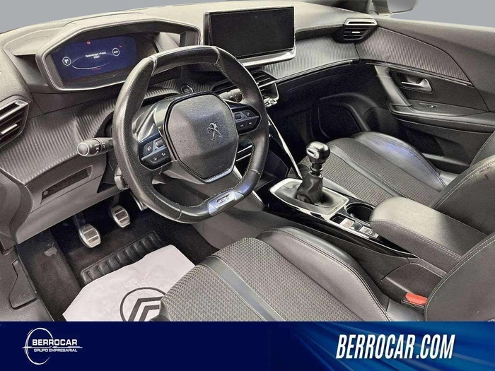 Peugeot 2008 PureTech 130 S&S GT 96 kW (130 CV) Vehículo usado en Sevilla Peugeot 2008 PureTech 130 S&S GT 96 kW (130 CV) Vehículo usado en Sevilla