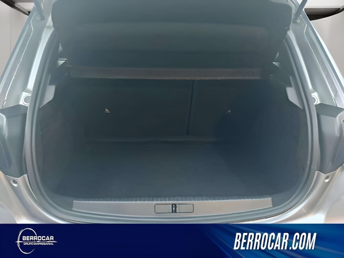 Peugeot 208 PureTech 100 Active 75 kW (100 CV) Vehículo usado en Sevilla Peugeot 208 PureTech 100 Active 75 kW (100 CV) Vehículo usado en Sevilla