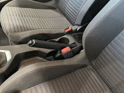 Peugeot 208 PureTech 75 S&S Active Pack 55 kW (75 CV) 15 Peugeot 208 PureTech 75 S&S Active Pack 55 kW (75 CV) 15