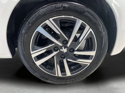 Peugeot 208 PureTech 75 S&S Active Pack 55 kW (75 CV) 11 Peugeot 208 PureTech 75 S&S Active Pack 55 kW (75 CV) 11