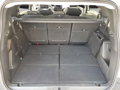 Peugeot 5008 PureTech 130 S&S Allure Pack EAT8 96 kW (130 CV) 7 Peugeot 5008 PureTech 130 S&S Allure Pack EAT8 96 kW (130 CV) 7