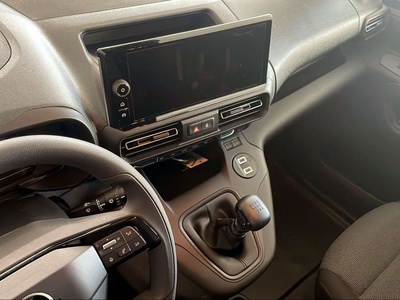 Opel Combo Cargo 1.5 Diesel Doble Cabina 75 kW (102 CV) 17 Opel Combo Cargo 1.5 Diesel Doble Cabina 75 kW (102 CV) 17