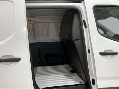 Opel Combo Cargo 1.5 Diesel L 650kg 75 kW (102 CV) 16 Opel Combo Cargo 1.5 Diesel L 650kg 75 kW (102 CV) 16