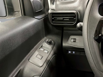 Opel Combo Cargo 1.5 Diesel L 650kg 75 kW (102 CV) 25 Opel Combo Cargo 1.5 Diesel L 650kg 75 kW (102 CV) 25