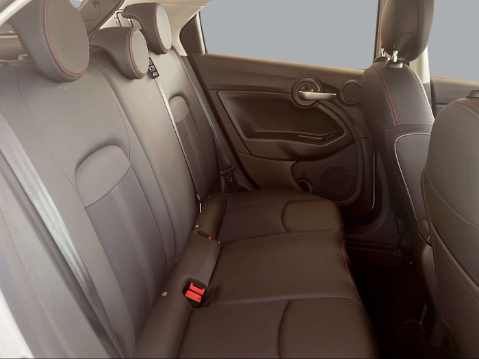 Fiat 500X 1.5 Hybrid Sport DCT 96 kW (130 CV) Vehículo usado en Sevilla Fiat 500X 1.5 Hybrid Sport DCT 96 kW (130 CV) Vehículo usado en Sevilla