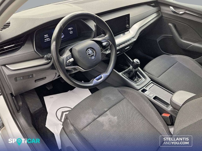 Skoda Octavia Combi 2.0 TDI Ambition 110 kW (150 CV) Vehículo usado en Sevilla Skoda Octavia Combi 2.0 TDI Ambition 110 kW (150 CV) Vehículo usado en Sevilla