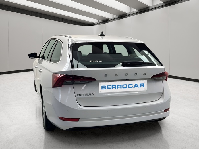 Skoda Octavia Combi 2.0 TDI Ambition 110 kW (150 CV) Vehículo usado en Sevilla Skoda Octavia Combi 2.0 TDI Ambition 110 kW (150 CV) Vehículo usado en Sevilla
