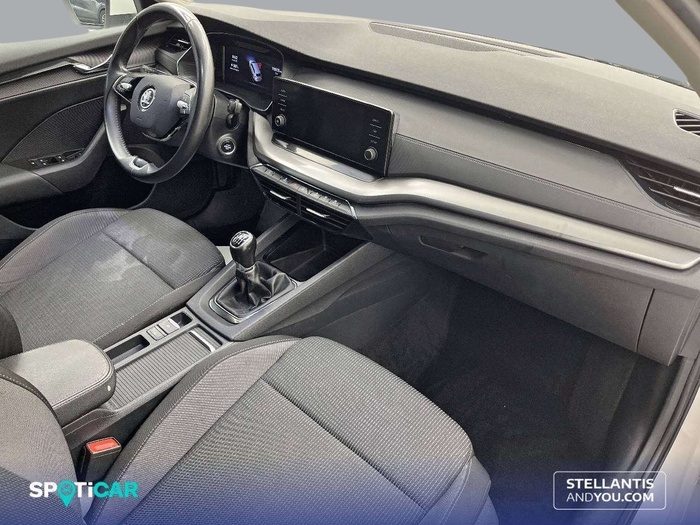 Skoda Octavia Combi 2.0 TDI Ambition 110 kW (150 CV) Vehículo usado en Sevilla Skoda Octavia Combi 2.0 TDI Ambition 110 kW (150 CV) Vehículo usado en Sevilla