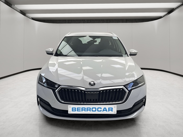 Skoda Octavia Combi 2.0 TDI Ambition 110 kW (150 CV) Vehículo usado en Sevilla Skoda Octavia Combi 2.0 TDI Ambition 110 kW (150 CV) Vehículo usado en Sevilla