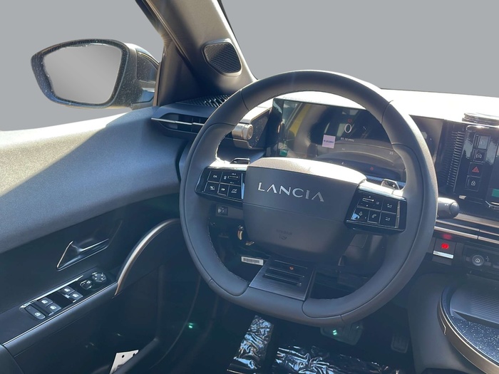 Lancia Ypsilon Hybrid 74 kW (100 CV) Vehículo usado en Sevilla Lancia Ypsilon Hybrid 74 kW (100 CV) Vehículo usado en Sevilla