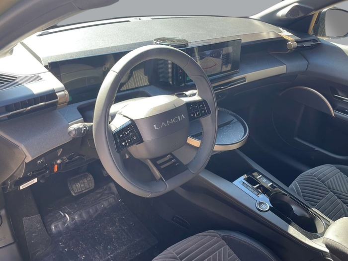 Lancia Ypsilon Hybrid 74 kW (100 CV) Vehículo usado en Sevilla Lancia Ypsilon Hybrid 74 kW (100 CV) Vehículo usado en Sevilla