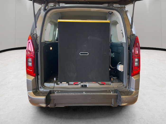 Opel Combo Life 1.5 TD S&S Edition Plus L 75 kW (102 CV) Vehículo usado en Sevilla Opel Combo Life 1.5 TD S&S Edition Plus L 75 kW (102 CV) Vehículo usado en Sevilla