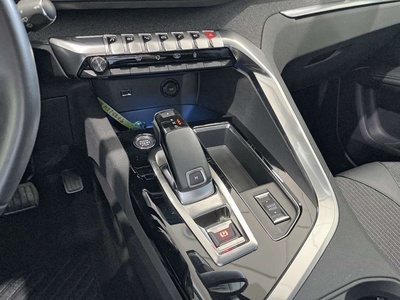 Peugeot 3008 BlueHDi 130 S&S Allure Pack EAT8 96 kW (130 CV) 10 Peugeot 3008 BlueHDi 130 S&S Allure Pack EAT8 96 kW (130 CV) 10
