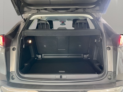 Peugeot 3008 BlueHDi 130 S&S Allure Pack EAT8 96 kW (130 CV) 18 Peugeot 3008 BlueHDi 130 S&S Allure Pack EAT8 96 kW (130 CV) 18