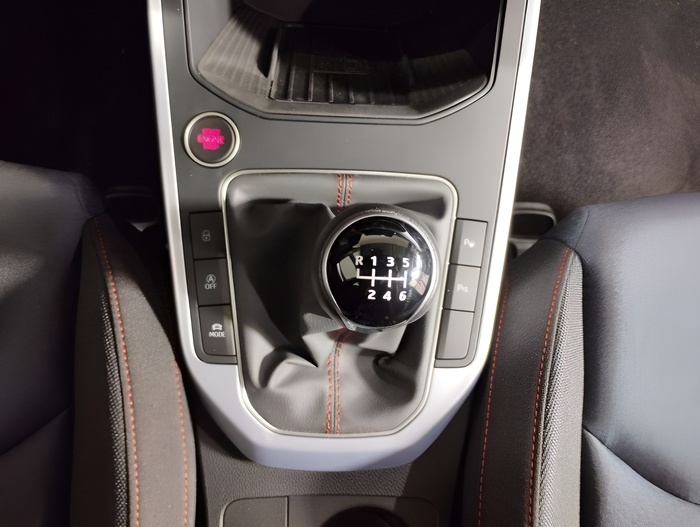 SEAT Arona 1.0 TSI FR XM 85 kW (115 CV) Vehículo usado en Sevilla SEAT Arona 1.0 TSI FR XM 85 kW (115 CV) Vehículo usado en Sevilla