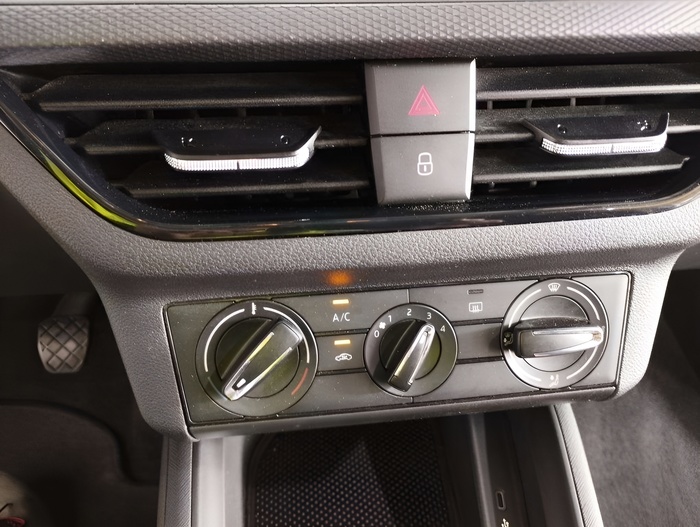 Skoda Kamiq 1.0 TSI Active 70 kW (95 CV) Vehículo usado en Sevilla Skoda Kamiq 1.0 TSI Active 70 kW (95 CV) Vehículo usado en Sevilla