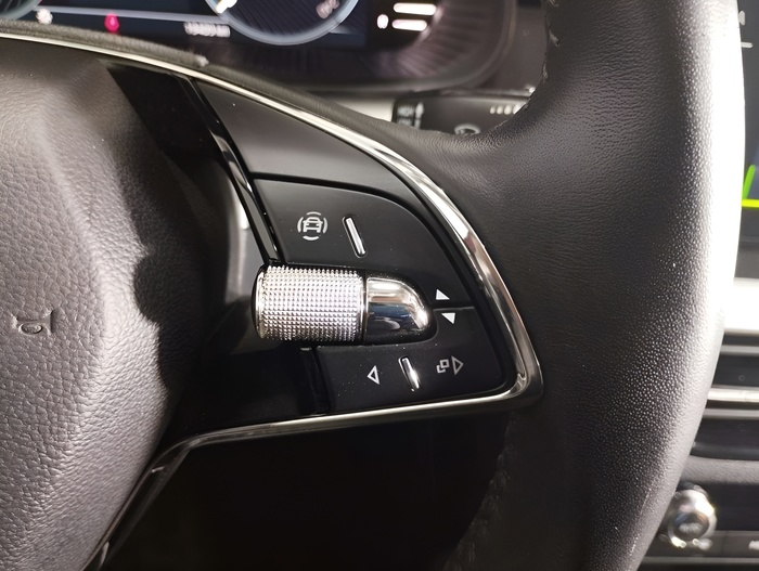 Skoda Kamiq 1.0 TSI Ambition 81 kW (110 CV) Vehículo usado en Sevilla Skoda Kamiq 1.0 TSI Ambition 81 kW (110 CV) Vehículo usado en Sevilla