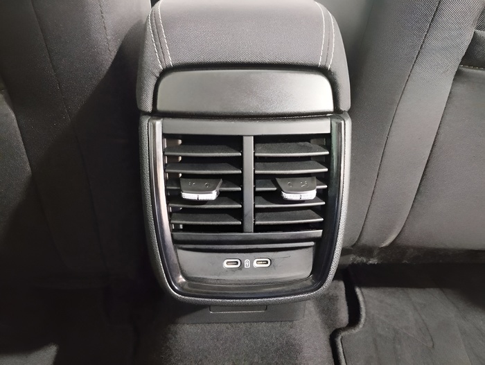 Skoda Kamiq 1.0 TSI Ambition 81 kW (110 CV) Vehículo usado en Sevilla Skoda Kamiq 1.0 TSI Ambition 81 kW (110 CV) Vehículo usado en Sevilla